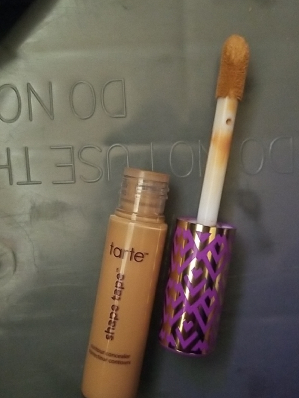 tarte Shape Tape Contour Concealer - 47s Tan-deep Sand - Picture 3 of 5